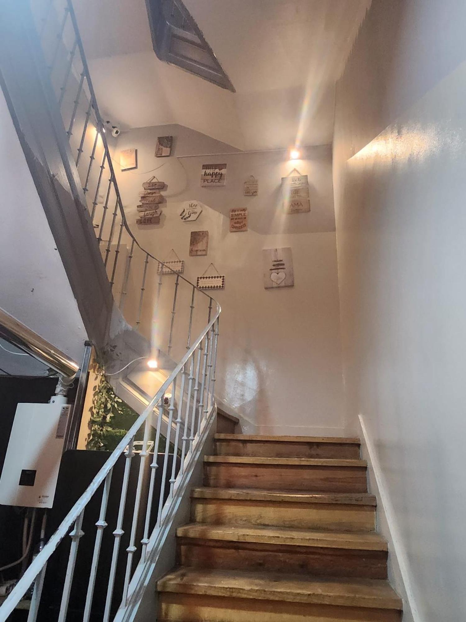 Daora Lisbon Low Cost Hostel 外观 照片